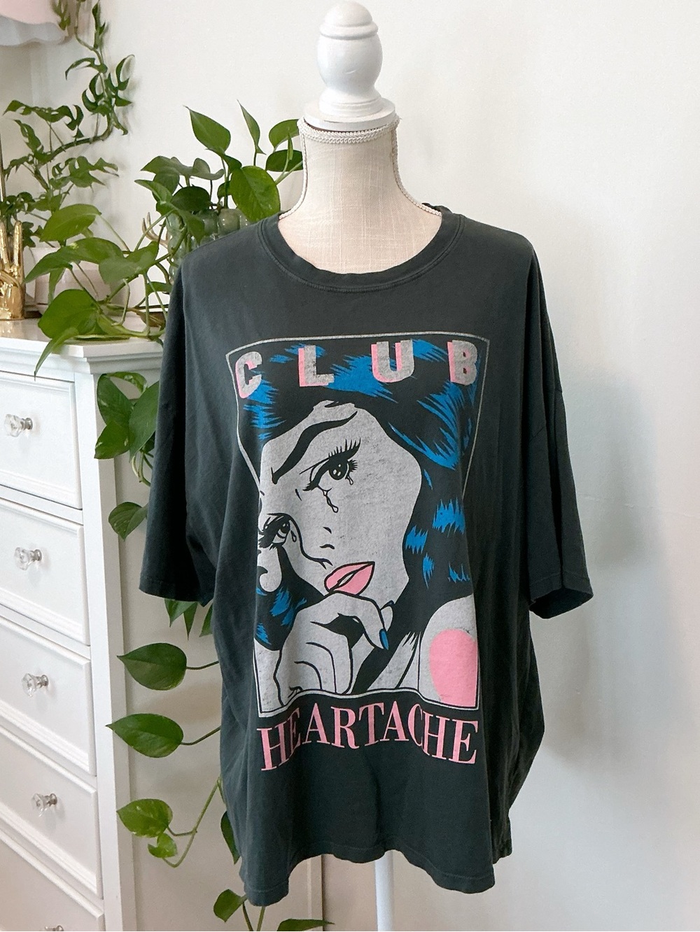 Daydreamer | Faded Black Club Heartbreak Oversized Tee size OS